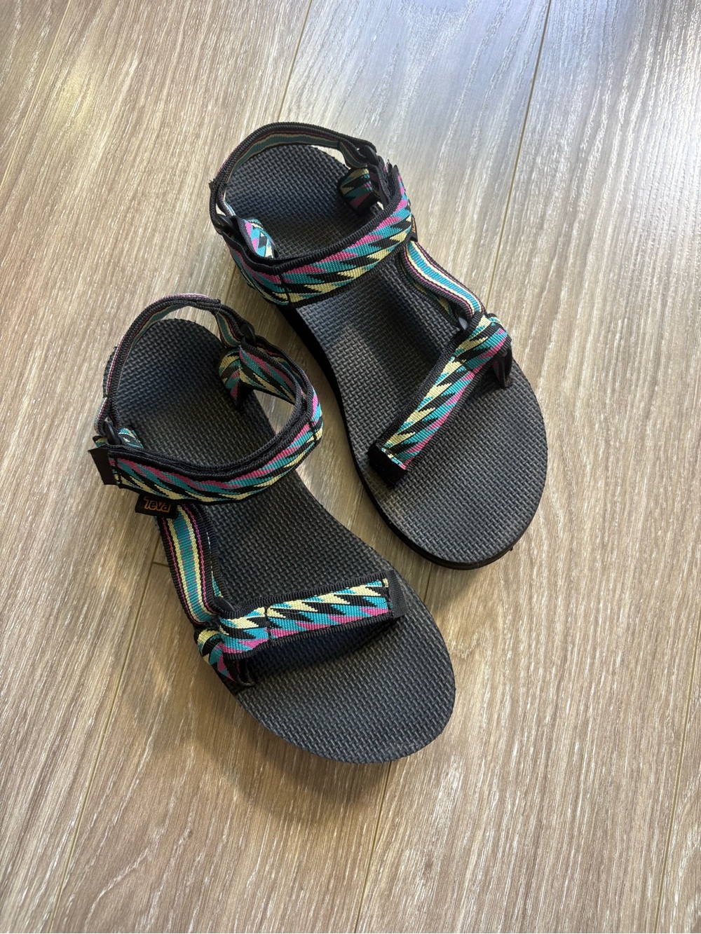 Mid form tevas in Black with Multi-Color Straps